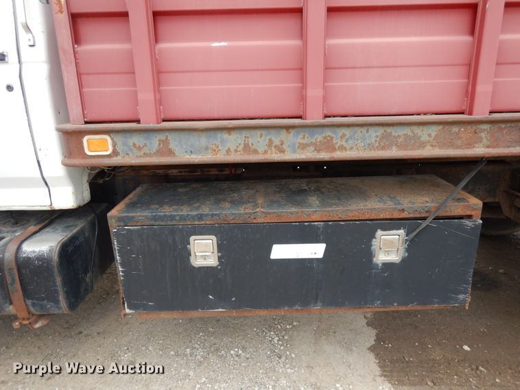 image for item DF6790 1995 Ford F700  grain truck