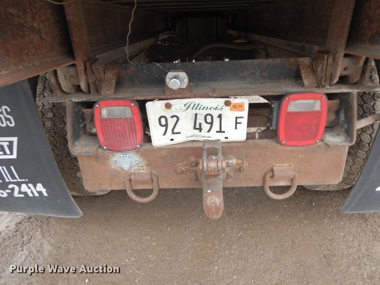 image for item DF6790 1995 Ford F700  grain truck