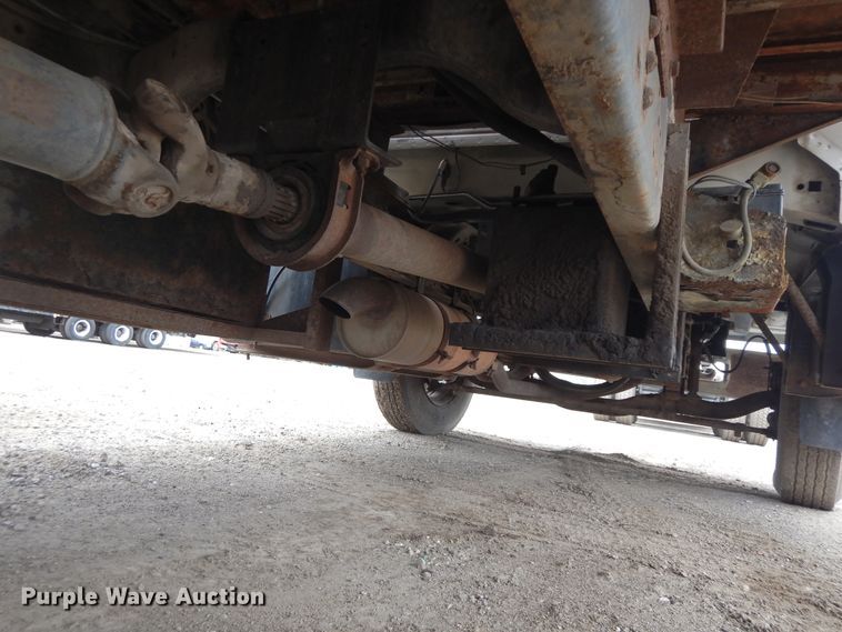 image for item DF6790 1995 Ford F700  grain truck