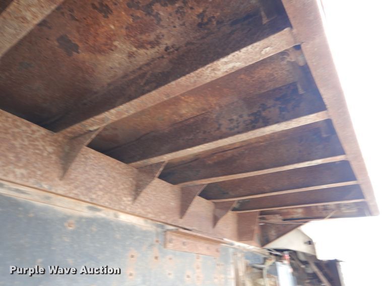 image for item DF6790 1995 Ford F700  grain truck