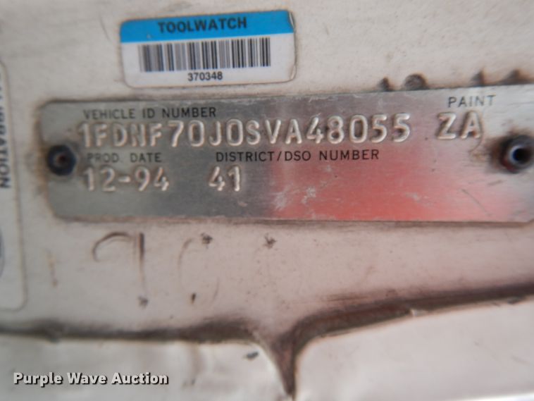 image for item DF6790 1995 Ford F700  grain truck