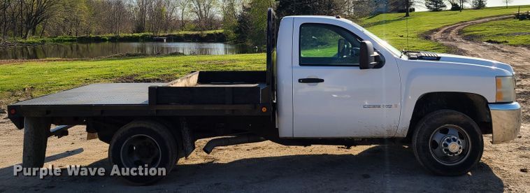 image for item DH5919 2008 Chevrolet Silverado 3500HD  flatbed pickup truck