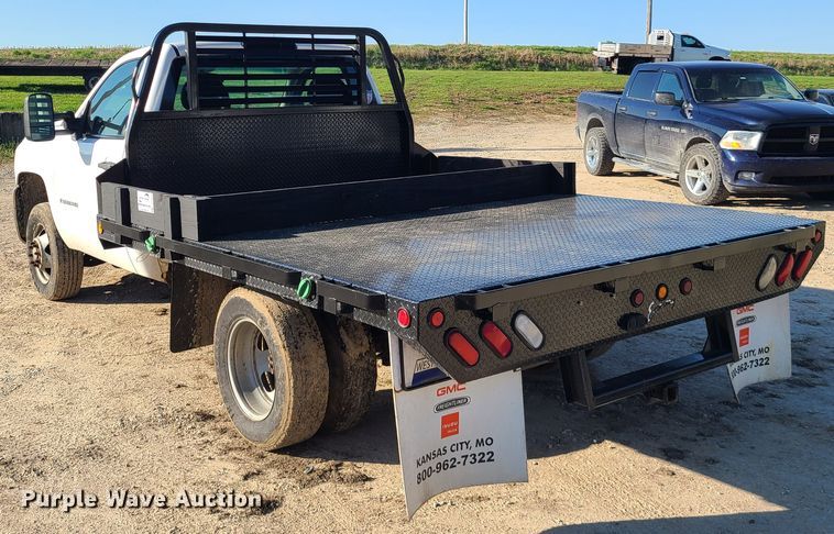 image for item DH5919 2008 Chevrolet Silverado 3500HD  flatbed pickup truck