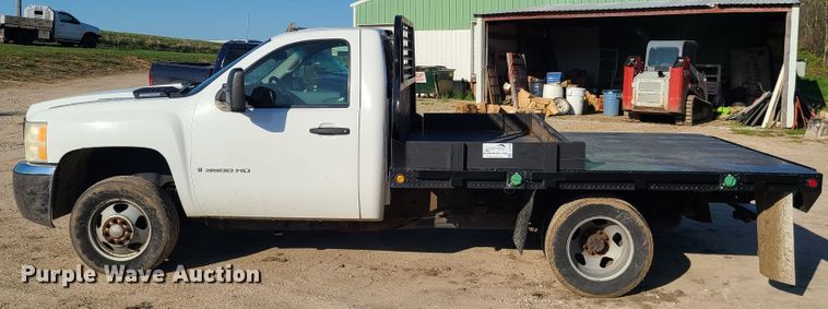 image for item DH5919 2008 Chevrolet Silverado 3500HD  flatbed pickup truck