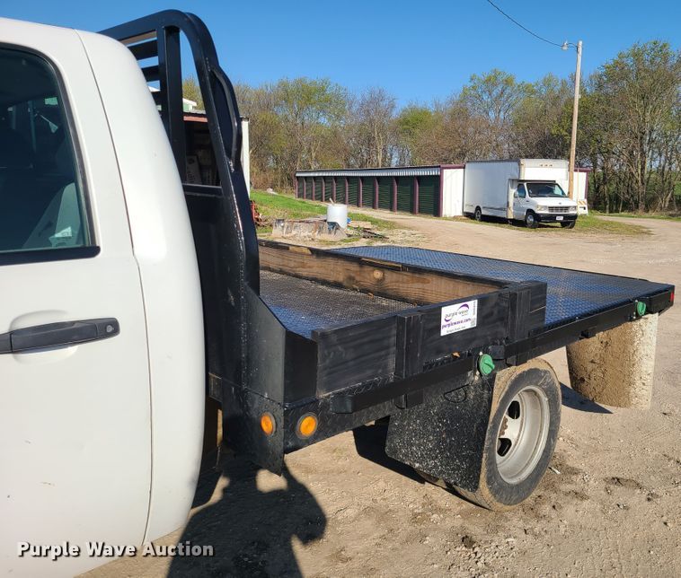 image for item DH5919 2008 Chevrolet Silverado 3500HD  flatbed pickup truck