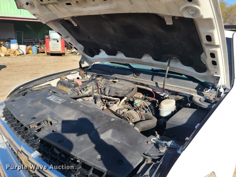 image for item DH5919 2008 Chevrolet Silverado 3500HD  flatbed pickup truck