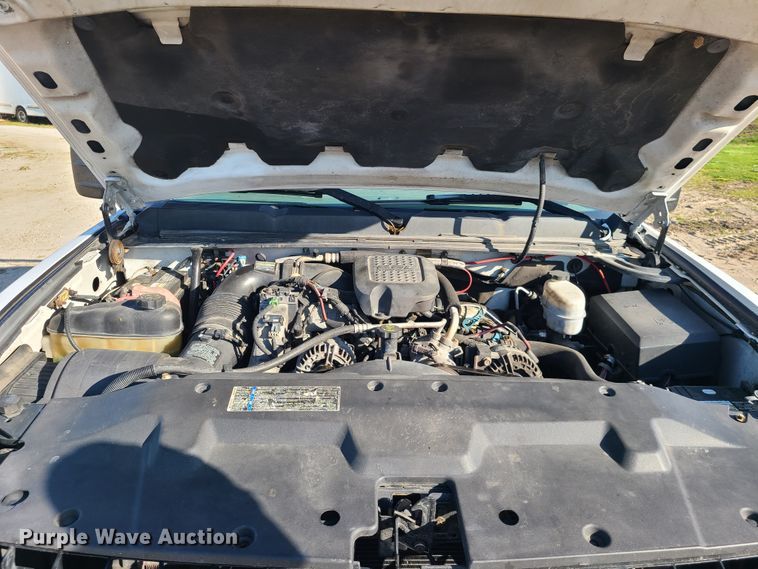 image for item DH5919 2008 Chevrolet Silverado 3500HD  flatbed pickup truck