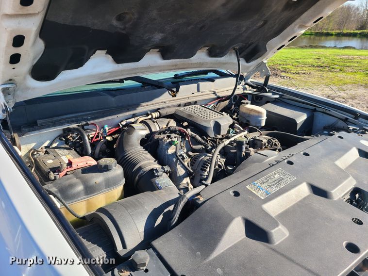 image for item DH5919 2008 Chevrolet Silverado 3500HD  flatbed pickup truck