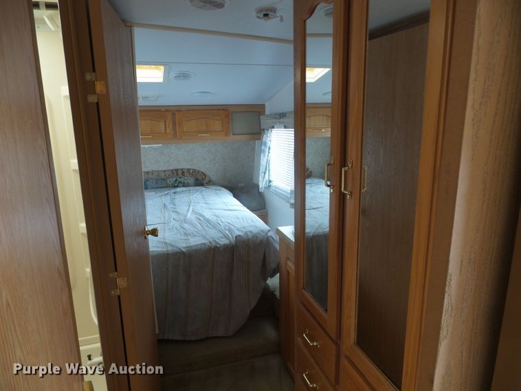 image for item DI5580 2001 Wildcat 28BH  camper