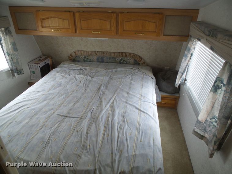 image for item DI5580 2001 Wildcat 28BH  camper