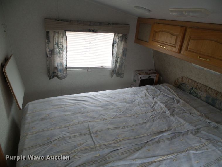 image for item DI5580 2001 Wildcat 28BH  camper