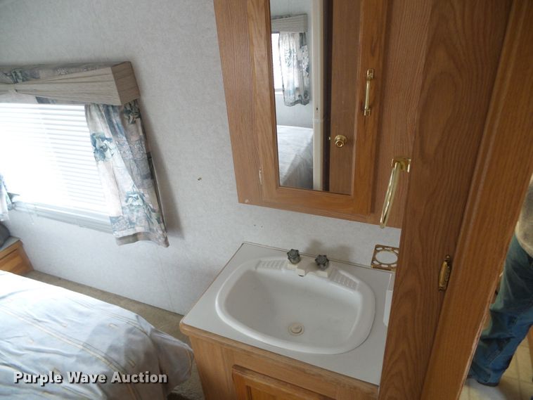 image for item DI5580 2001 Wildcat 28BH  camper