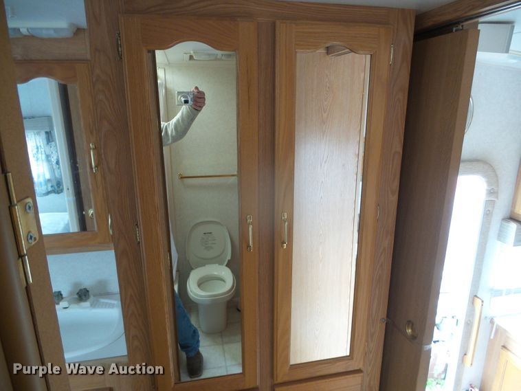 image for item DI5580 2001 Wildcat 28BH  camper