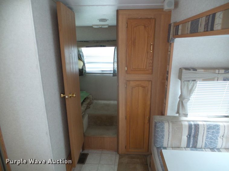 image for item DI5580 2001 Wildcat 28BH  camper