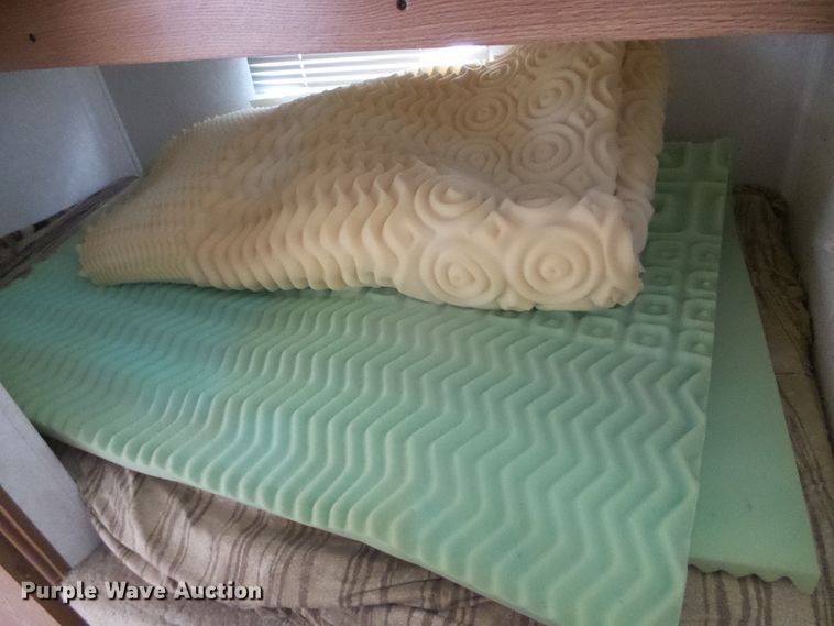 image for item DI5580 2001 Wildcat 28BH  camper