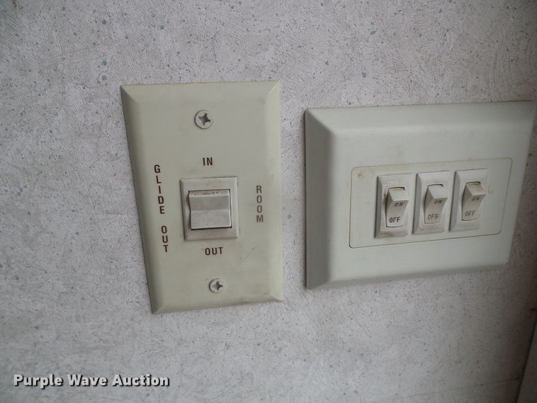 image for item DI5580 2001 Wildcat 28BH  camper