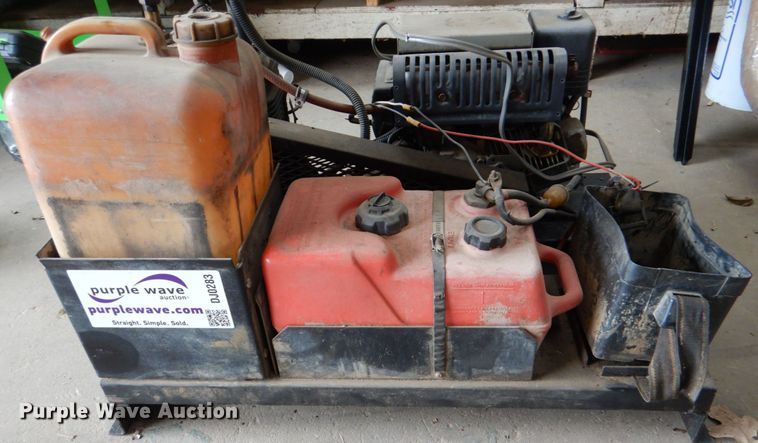 image for item DJ0283 2004 Blazer PH610 mosquito fogger