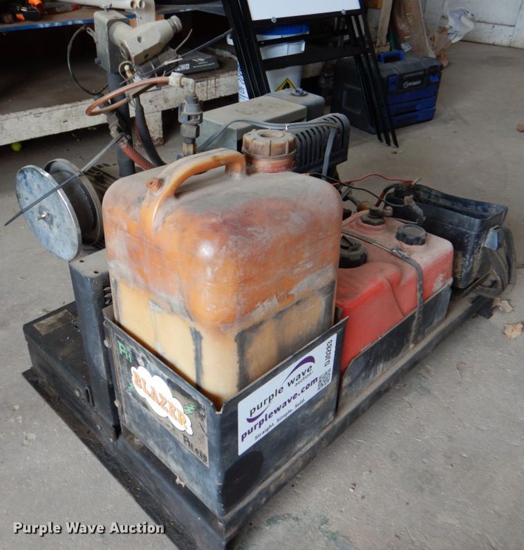 image for item DJ0283 2004 Blazer PH610 mosquito fogger