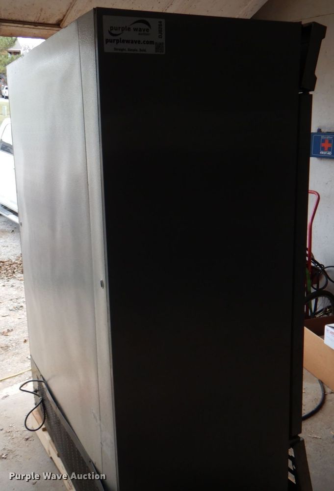 image for item DJ0284 Avantco 178CFD2RR refrigerator