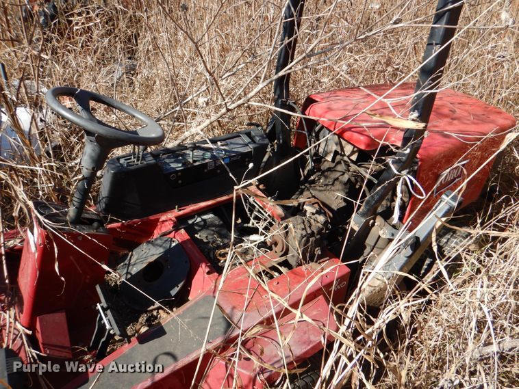 image for item DJ0297 (3) mowers