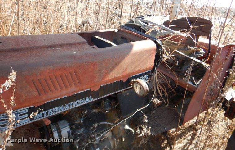 image for item DJ0298 1986 Case IH 485  tractor