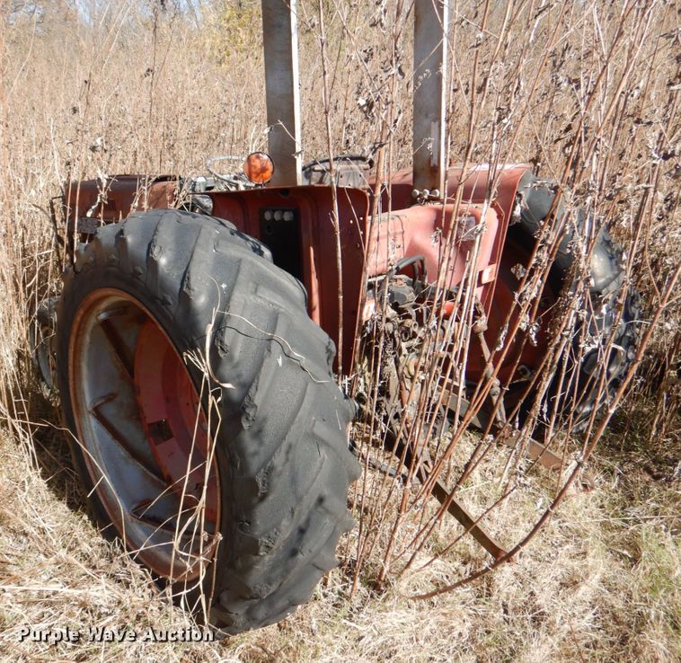 image for item DJ0298 1986 Case IH 485  tractor