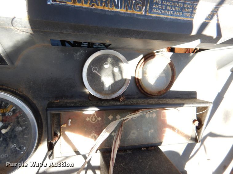 image for item DJ0298 1986 Case IH 485  tractor