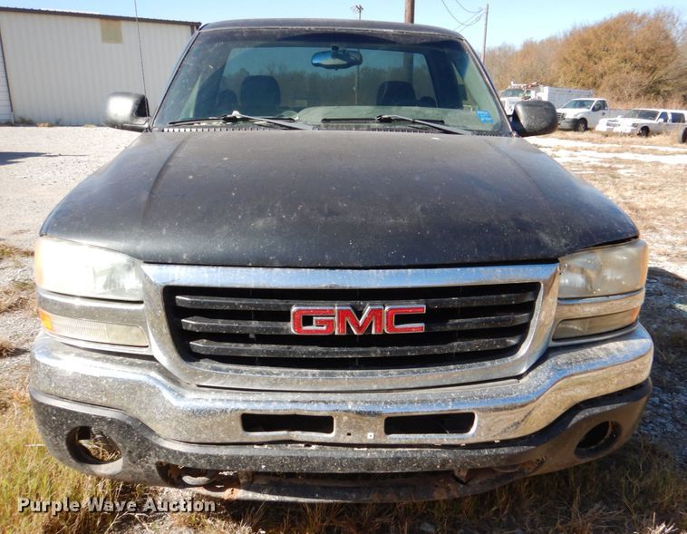 image for item DJ0299 2003 GMC Sierra 1500  pickup truck