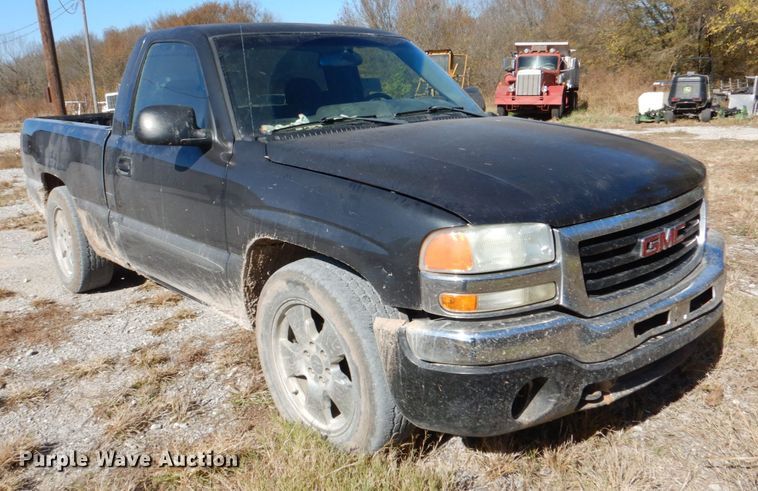image for item DJ0299 2003 GMC Sierra 1500  pickup truck