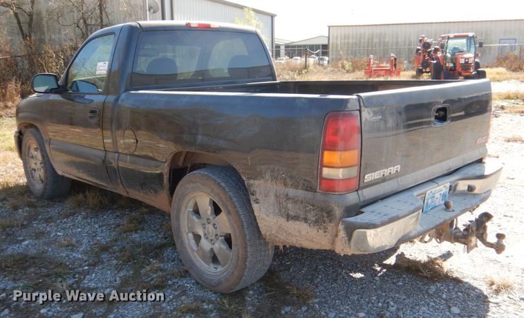 image for item DJ0299 2003 GMC Sierra 1500  pickup truck