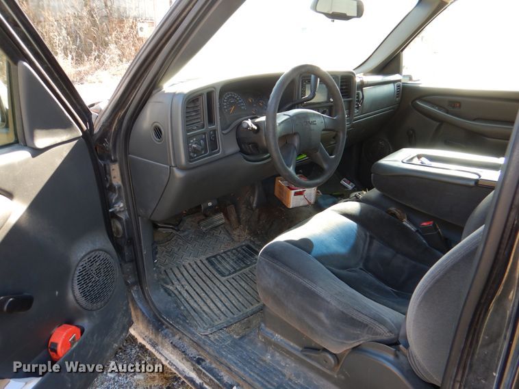 image for item DJ0299 2003 GMC Sierra 1500  pickup truck