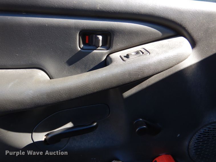 image for item DJ0299 2003 GMC Sierra 1500  pickup truck