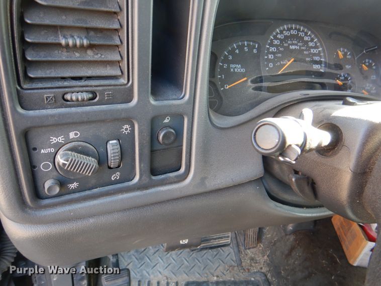 image for item DJ0299 2003 GMC Sierra 1500  pickup truck