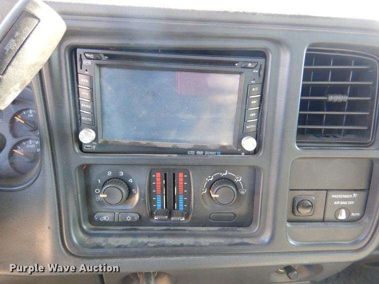 image for item DJ0299 2003 GMC Sierra 1500  pickup truck