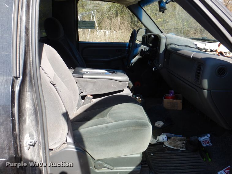 image for item DJ0299 2003 GMC Sierra 1500  pickup truck