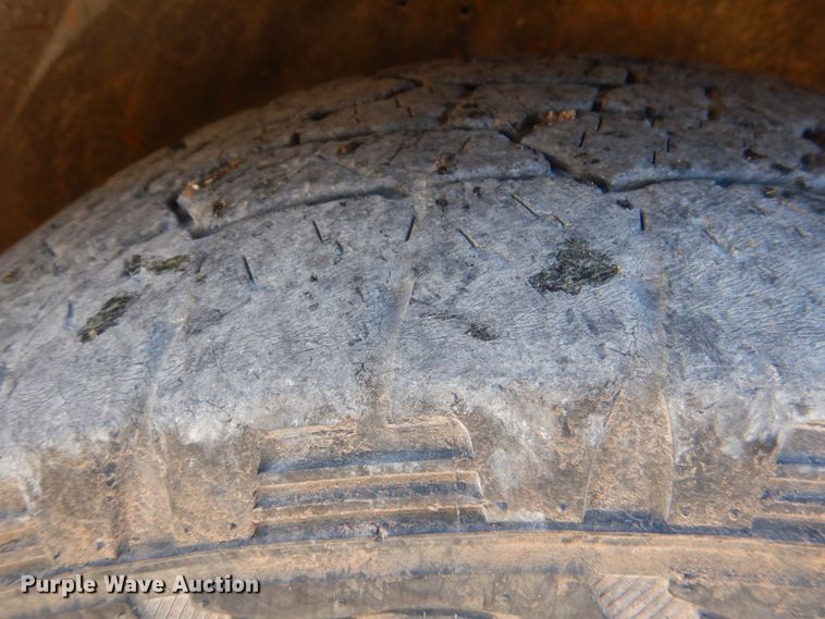 image for item DJ0299 2003 GMC Sierra 1500  pickup truck