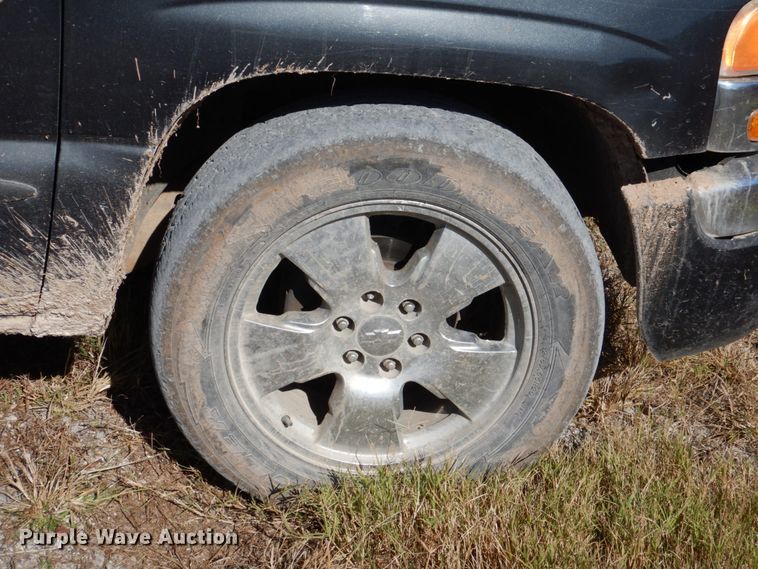 image for item DJ0299 2003 GMC Sierra 1500  pickup truck