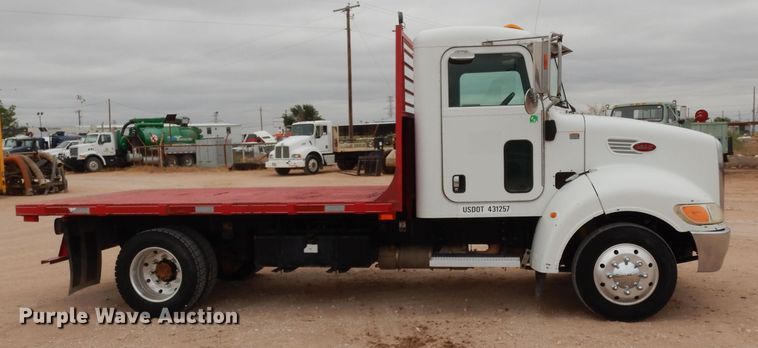 image for item DJ1070 2008 Peterbilt 325  flatbed truck