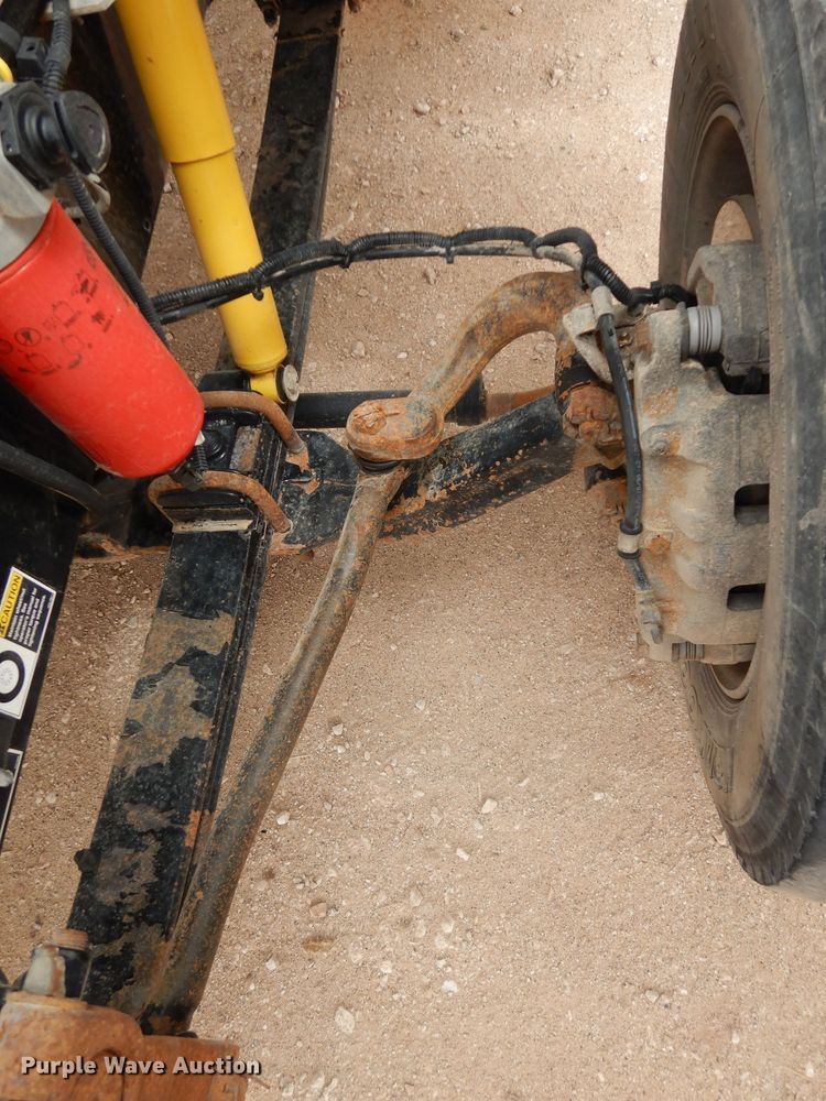 image for item DJ1070 2008 Peterbilt 325  flatbed truck