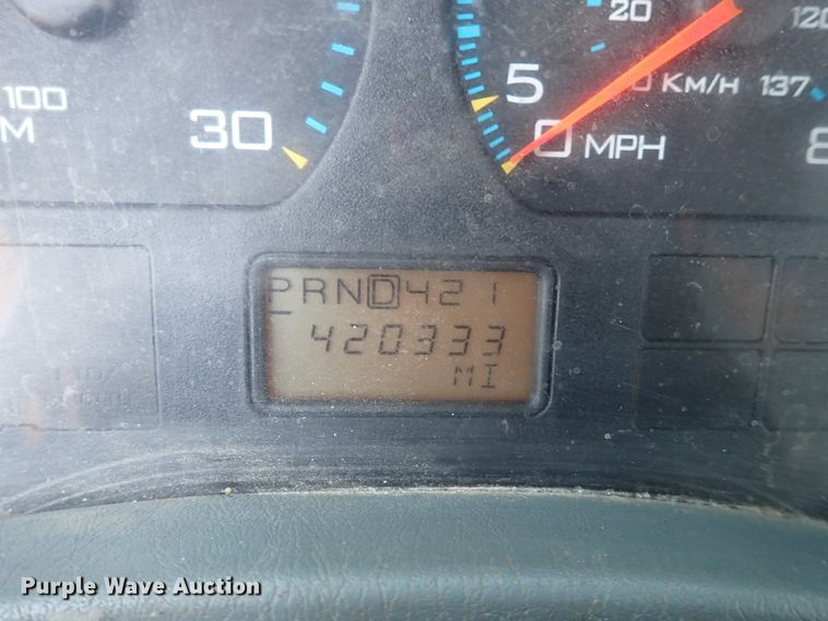 image for item DJ5547 2002 International 4300  rollback truck