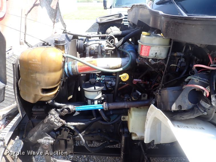 image for item DJ5547 2002 International 4300  rollback truck