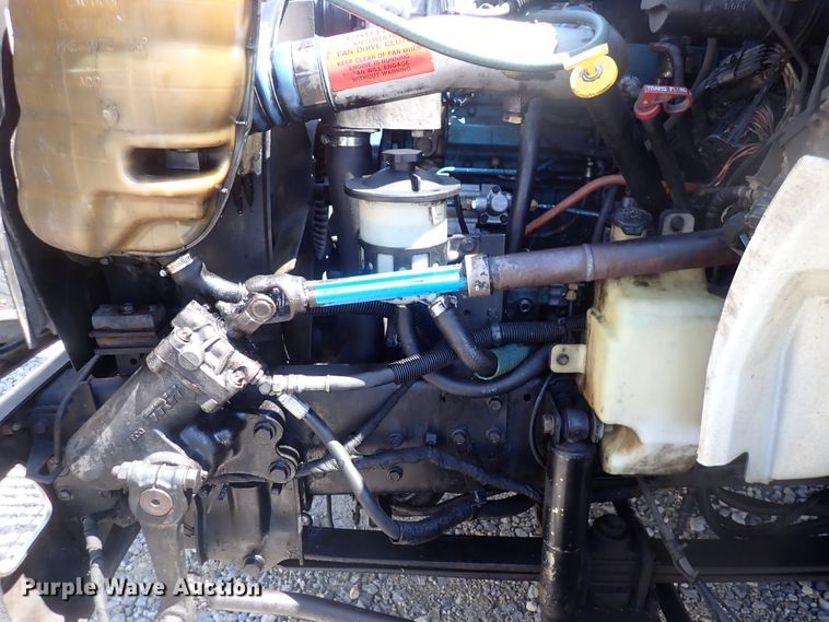 image for item DJ5547 2002 International 4300  rollback truck