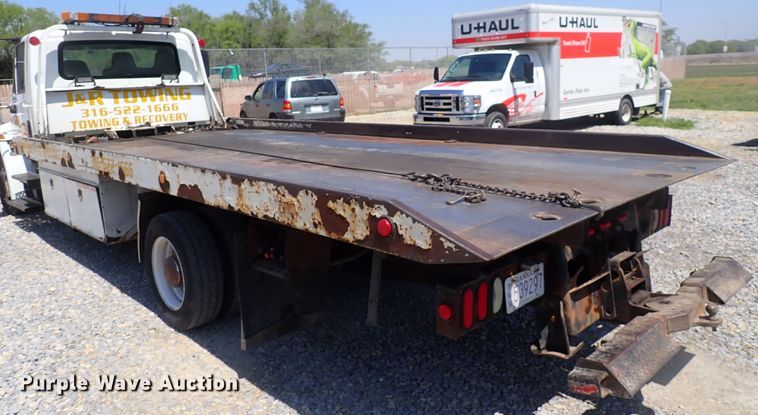 image for item DJ5547 2002 International 4300  rollback truck