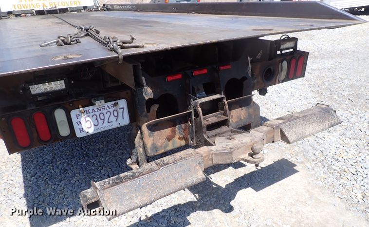 image for item DJ5547 2002 International 4300  rollback truck