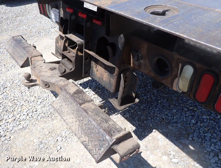 image for item DJ5547 2002 International 4300  rollback truck