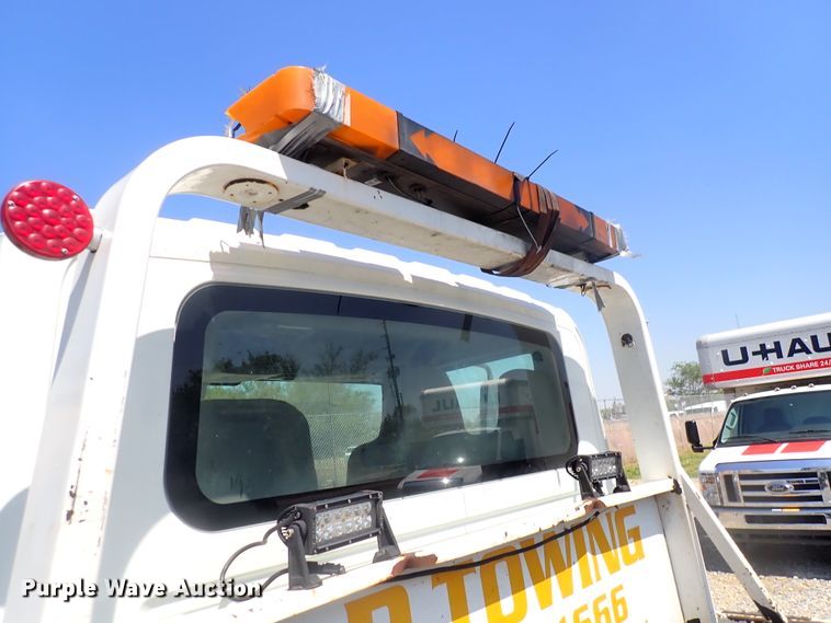 image for item DJ5547 2002 International 4300  rollback truck