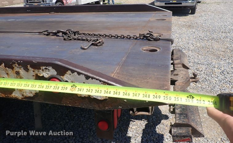 image for item DJ5547 2002 International 4300  rollback truck