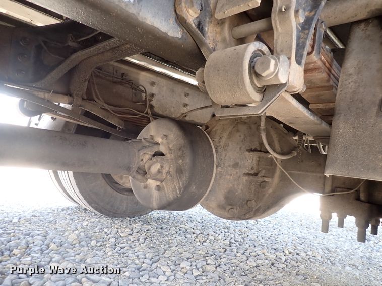 image for item DJ5547 2002 International 4300  rollback truck