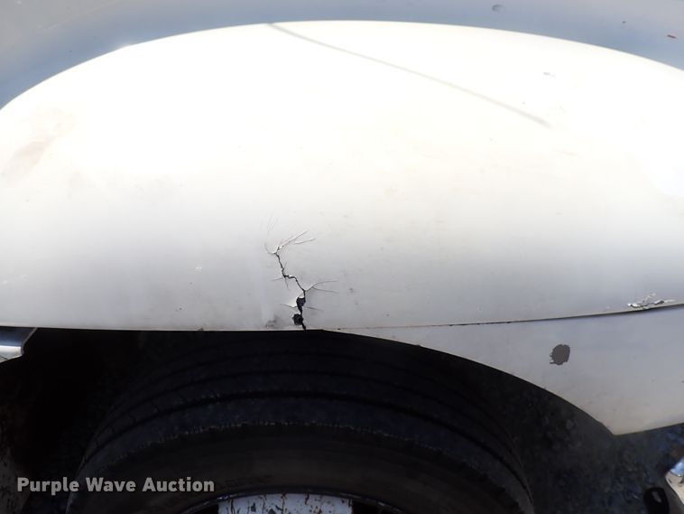 image for item DJ5547 2002 International 4300  rollback truck