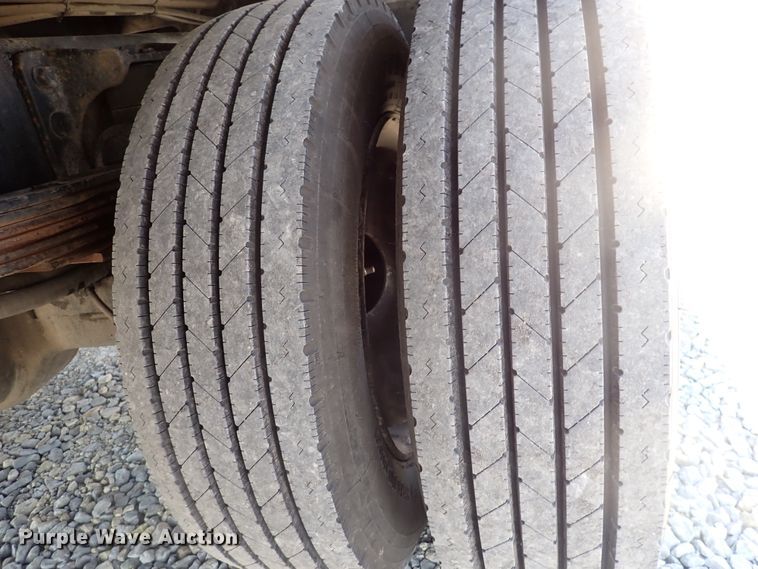 image for item DJ5547 2002 International 4300  rollback truck